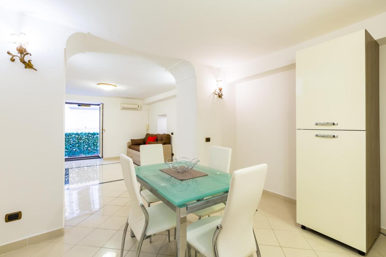 Apartament Qs1 - Indipendent Flat In Center Neapol Zewnętrze zdjęcie
